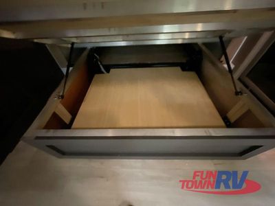 2026 Forest River RV Rockwood Signature - Photo 32