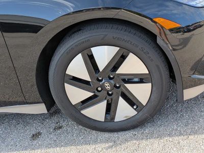 2024 Hyundai IONIQ 6 — photo 11 view