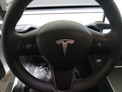 2024 Tesla Model Y - Photo 12