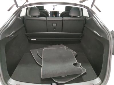2024 Tesla Model Y - Photo 11