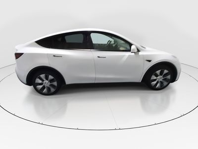 2024 Tesla Model Y - Photo 8