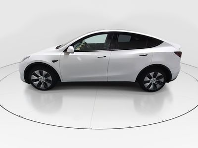 2024 Tesla Model Y - Photo 4