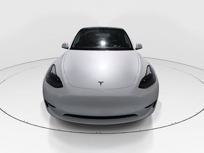 2024 Tesla Model Y - Photo 2