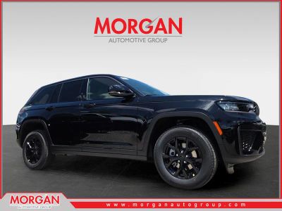 2026 Jeep Grand Cherokee Laredo Altitude in Black — front three-quarter view