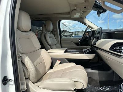 2021 Lincoln Navigator — photo 24 view