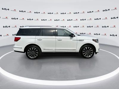 2021 Lincoln Navigator — photo 9 view
