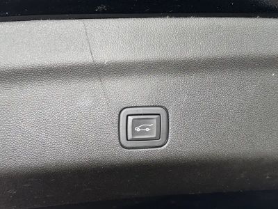 2023 GMC Yukon — photo 17 view
