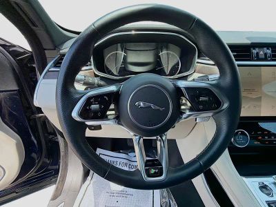 2023 Jaguar F-PACE — photo 39 view