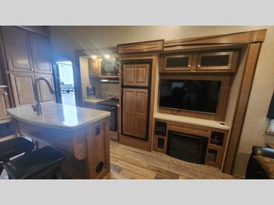 2017 Forest River RV Rockwood Signature Ultra Lite - Photo 11