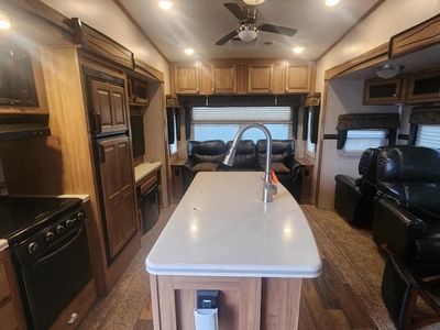 2017 Forest River RV Rockwood Signature Ultra Lite - Photo 8