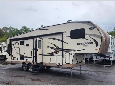 2017 Forest River RV Rockwood Signature Ultra Lite - Photo 2