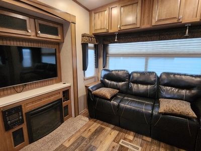 2017 Forest River RV Rockwood Signature Ultra Lite - Photo 14