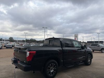 2023 Nissan Titan - Photo 4
