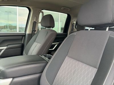 2023 Nissan Titan - Photo 9