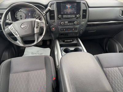 2023 Nissan Titan - Photo 12