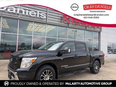 2023 Nissan Titan - Photo 1