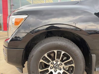 2023 Nissan Titan - Photo 7