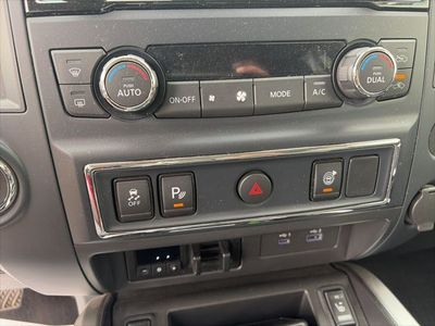2023 Nissan Titan - Photo 16
