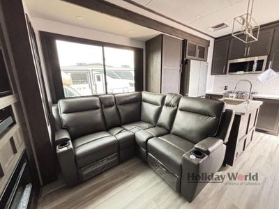 2025 Keystone Fuzion - Photo 12