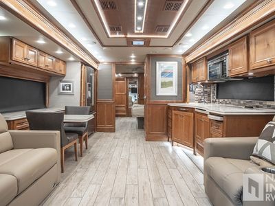 2020 Tiffin Motorhomes Phaeton - Photo 12