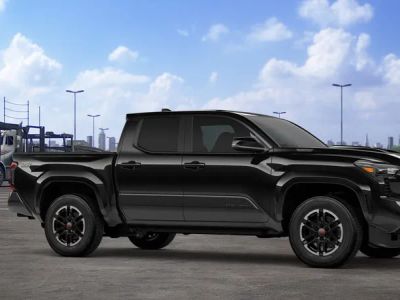 2026 Toyota Tacoma i-FORCE MAX - Photo 16