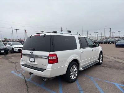 2017 Ford Expedition EL — detail view