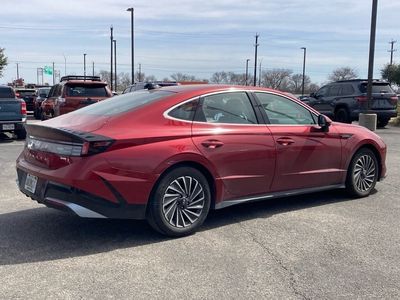 2025 Hyundai Sonata Hybrid - Photo 4