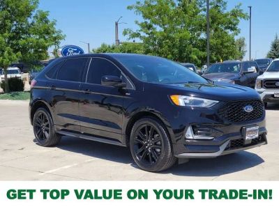 2022 Ford Edge ST Line in Black Metallic — front three-quarter view