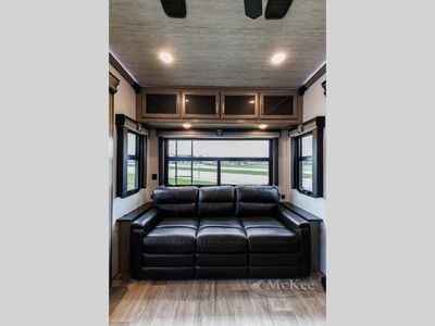 2021 Keystone RV Montana - Photo 14