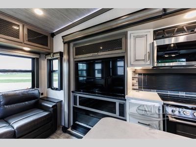 2021 Keystone RV Montana - Photo 15