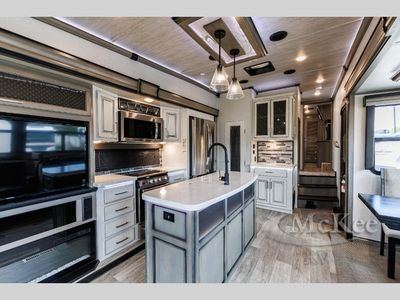 2021 Keystone RV Montana - Photo 17
