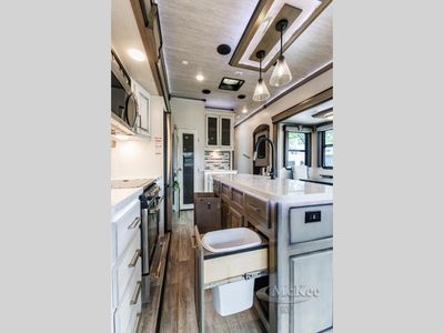 2021 Keystone RV Montana - Photo 23