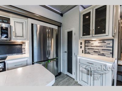 2021 Keystone RV Montana - Photo 28