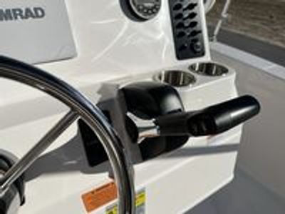 2025 Robalo 160 CC - Photo 12