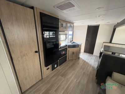 2027 Forest River RV Cherokee Grey Wolf — photo 13 view