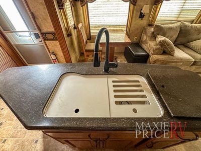 2011 Keystone Montana - Photo 17