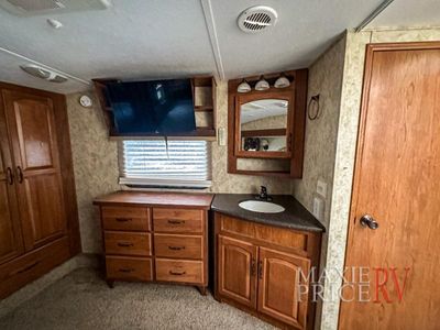 2011 Keystone Montana - Photo 22