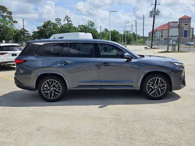 2024 LEXUS TX - Photo 2