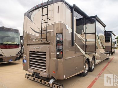 2016 Winnebago Tour — detail view