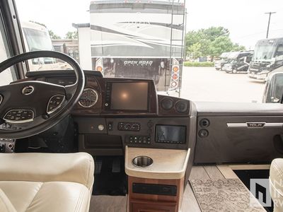 2016 Winnebago Tour — photo 10 view
