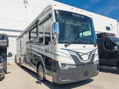 2026 Tiffin ALLEGRO BUS — front three-quarter view