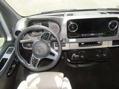 2022 Airstream ATLAS - Photo 2