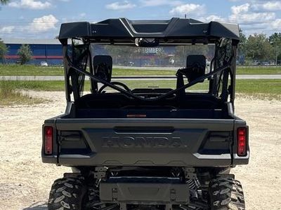 2025 Honda Pioneer 1000 Trail — photo 8 view