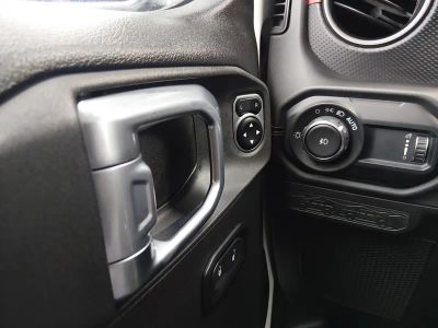 2024 Jeep Wrangler - Photo 13