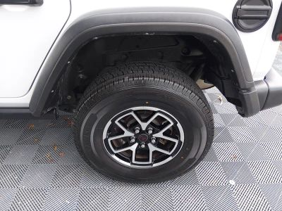 2024 Jeep Wrangler - Photo 10