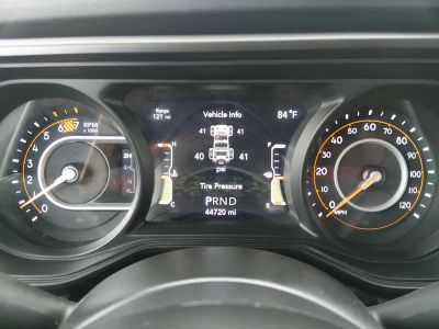 2024 Jeep Wrangler - Photo 14