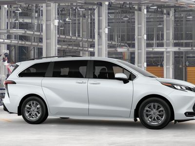 2026 Toyota Sienna — photo 13 view