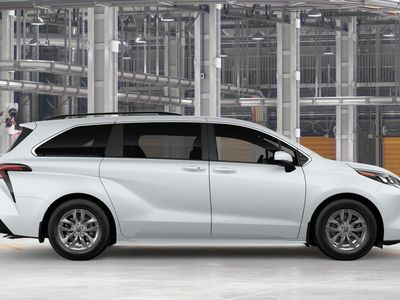 2026 Toyota Sienna — photo 12 view