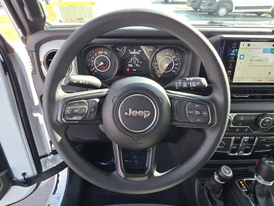 2026 Jeep Wrangler — photo 16 view