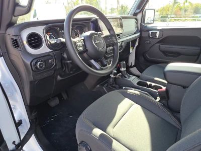 2026 Jeep Wrangler — photo 13 view